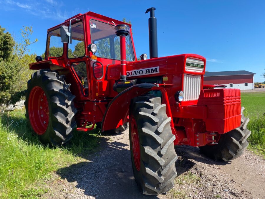 En traktor med kultstatus – det är inte konstigt att Volvo BM 814 alltid är populära på Klaraviks auktioner. 