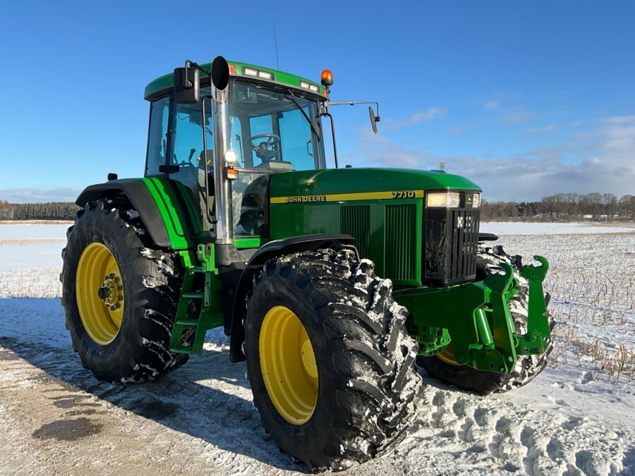John Deere 7710