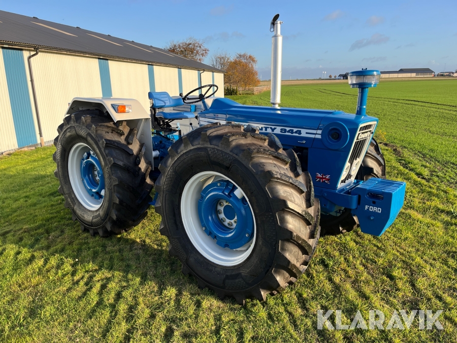 Ford County 944